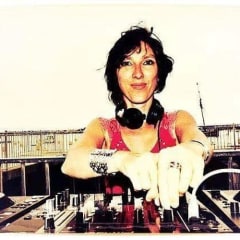 DJ LADY1000VOLTS