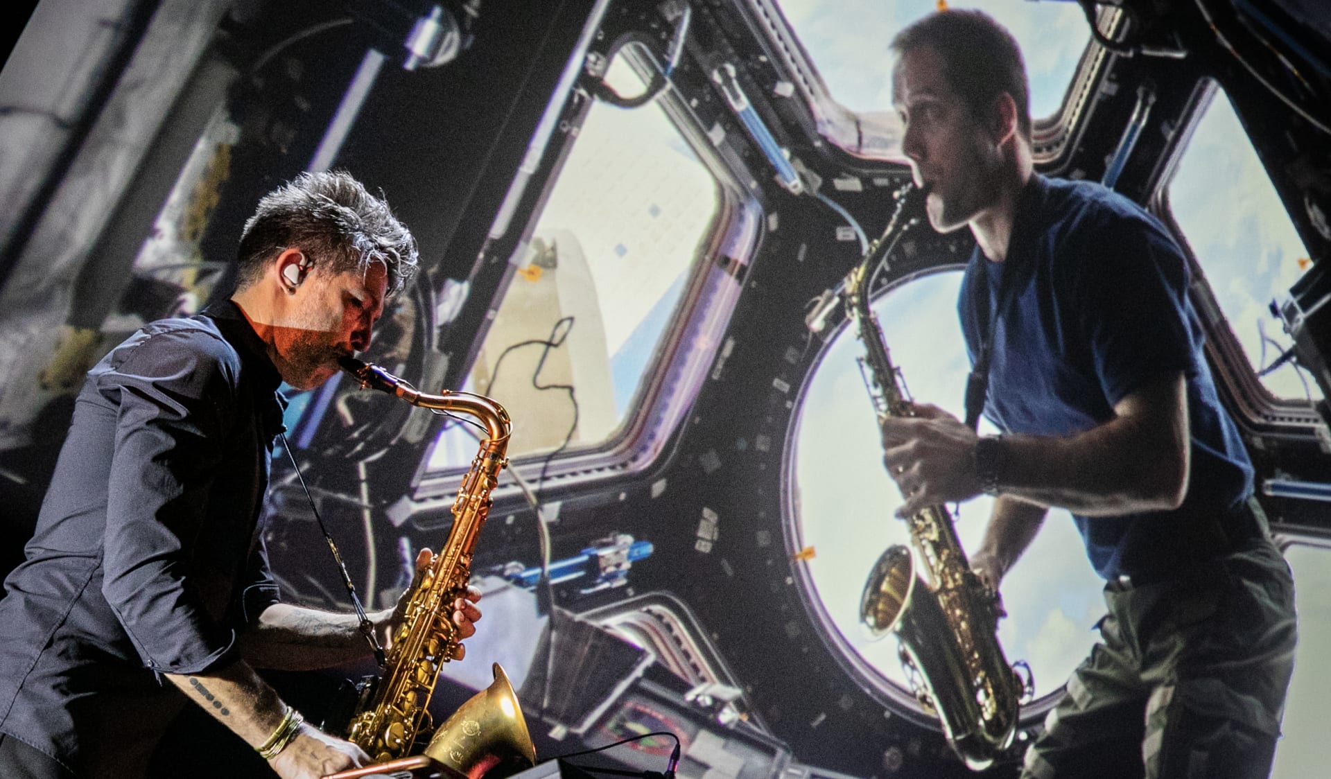 L'odyssée Spatiale De Thomas Pesquet - 16 Levers De Soleil Cover