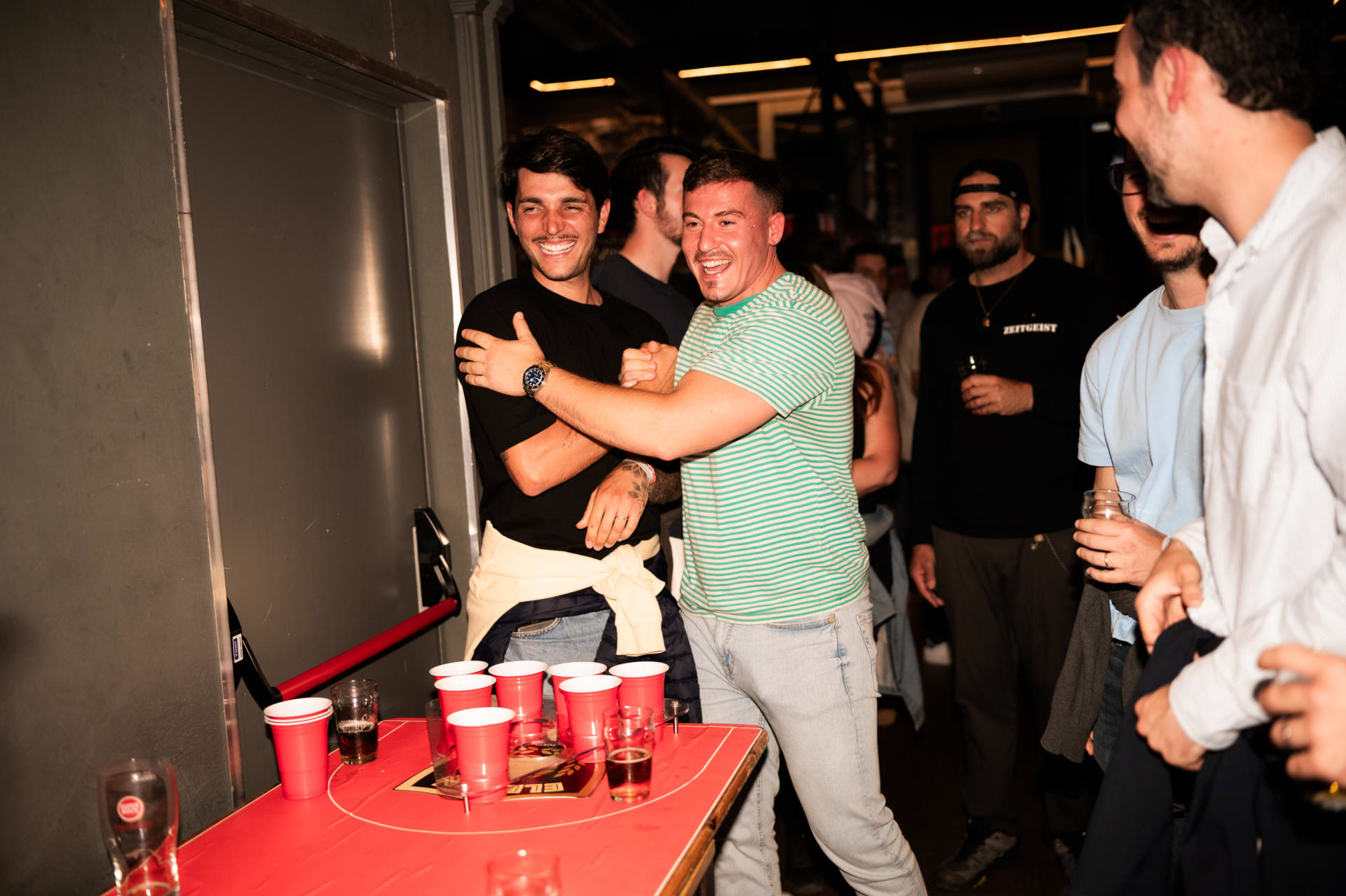 Oporto: Pub Crawl With 7 Drinks, Games, And Vip Club Cover