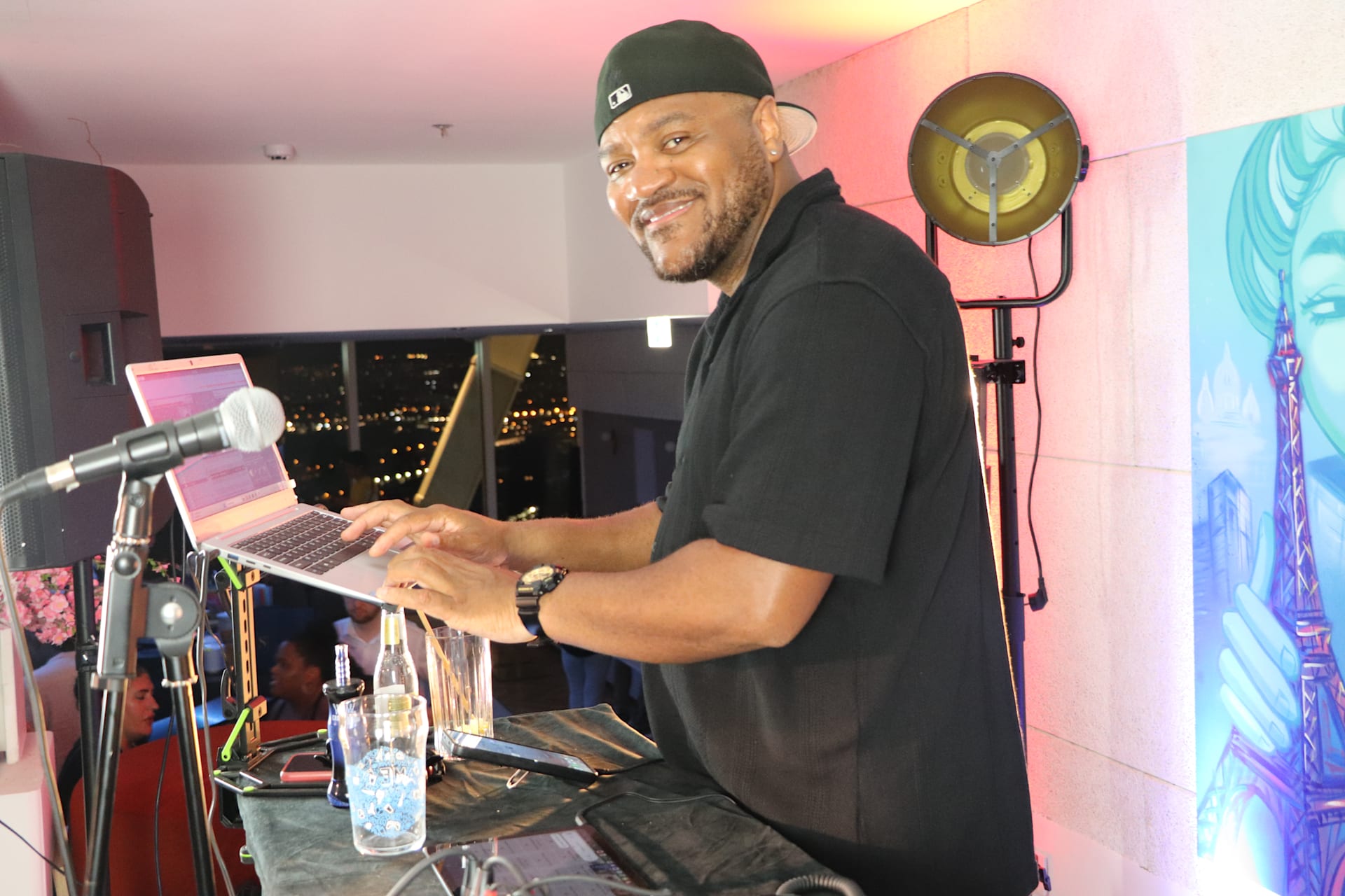 Vue Impressionnante, Dj Set Et Buffet À Volonté Cover