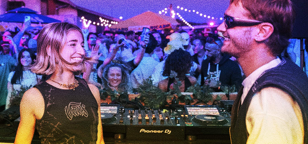 Kmeleo + Loov B2b Oyo Cover