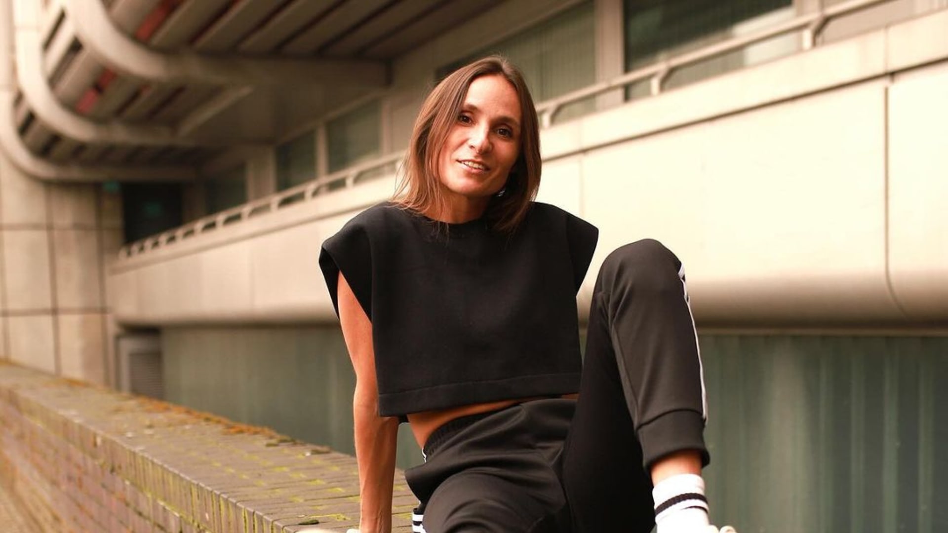 Temple Presents - Ele Luz (De) And Danni (Br) Cover