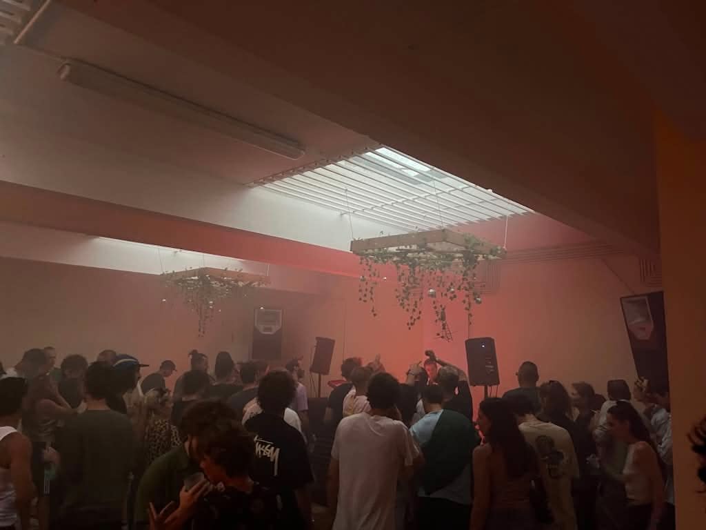 Les Viatiques Warehouse ∞ Private Spot Cover