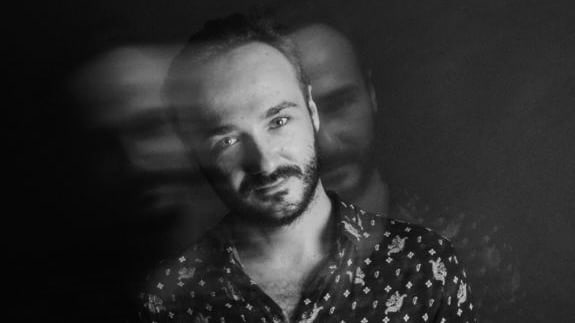 Casa Ata: Arthur Nozen, Singi, Mood Director, Roms Cover