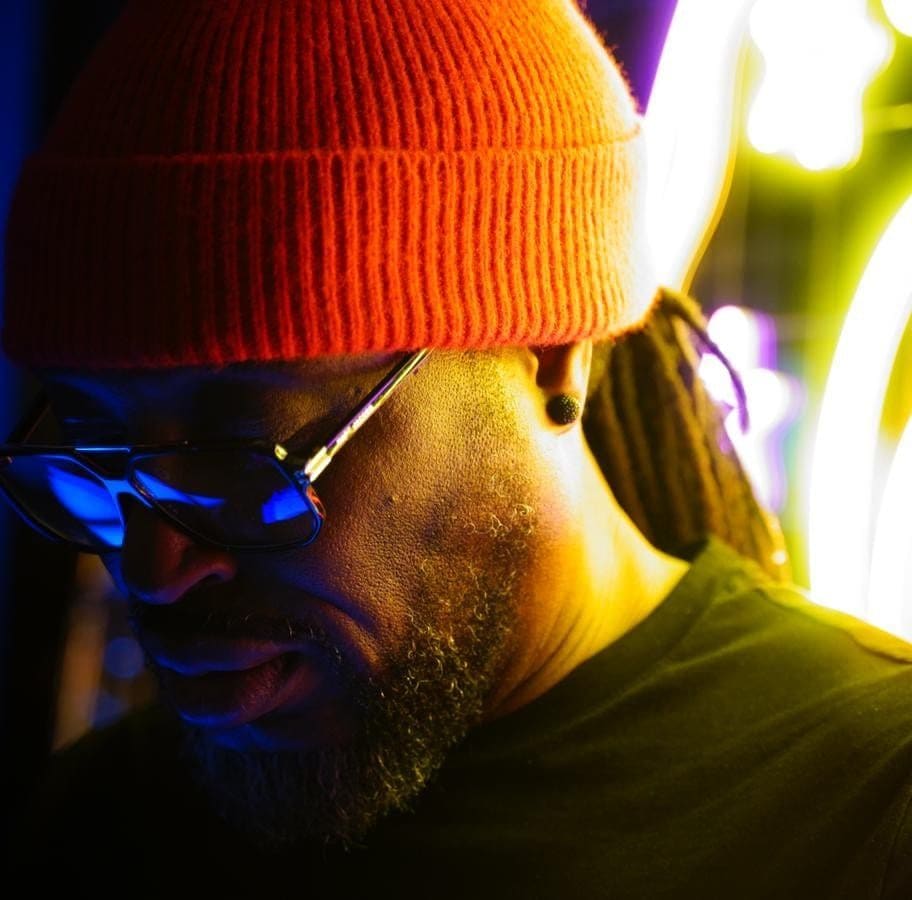 Kayus Dj At Mama Cover