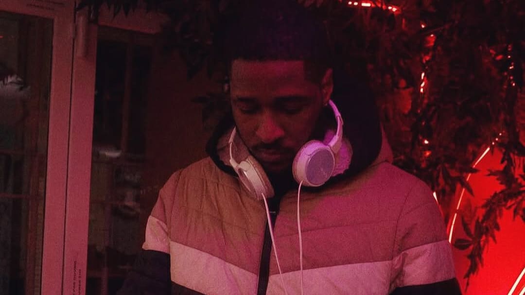 Dj Momix Au Vertigo Cover