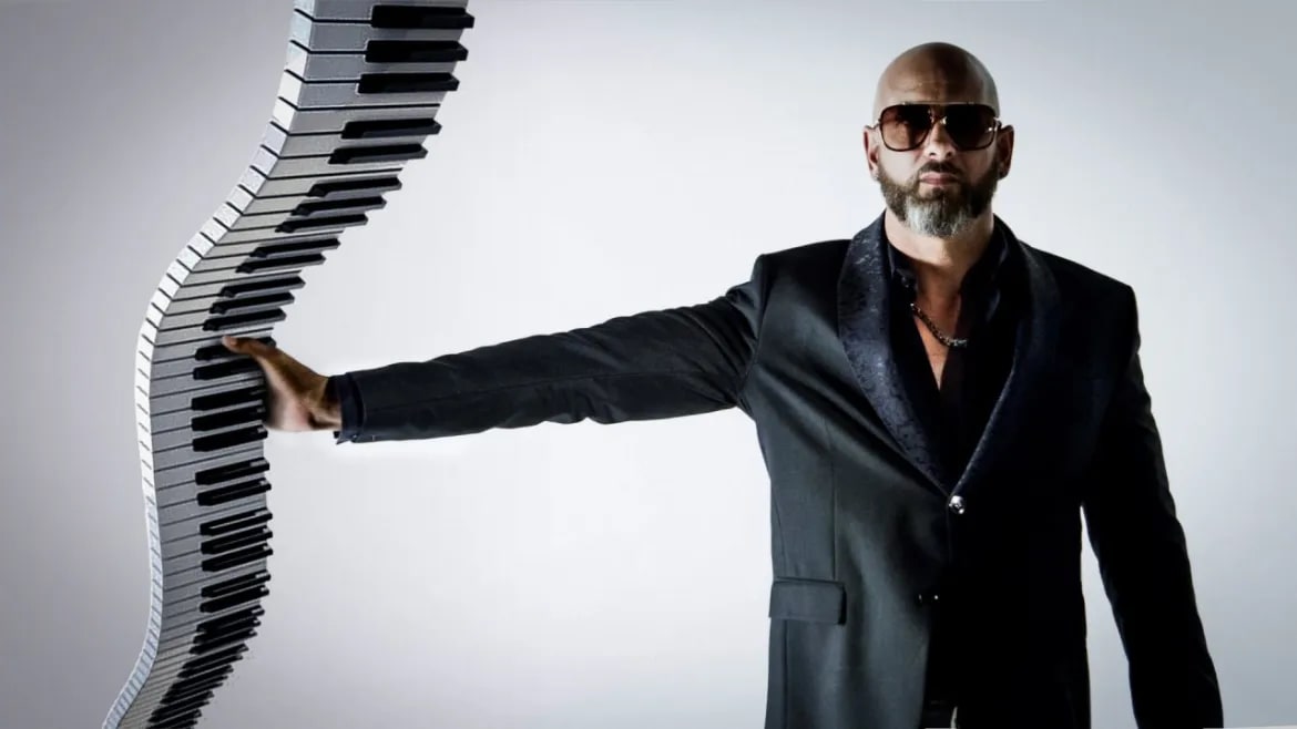 Zeyzey Presents: Que Rico La Salsa Ft. Marlow Rosado Cover