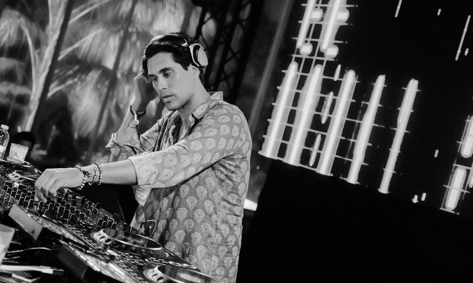 Gi Nea W/ John Woods Cover