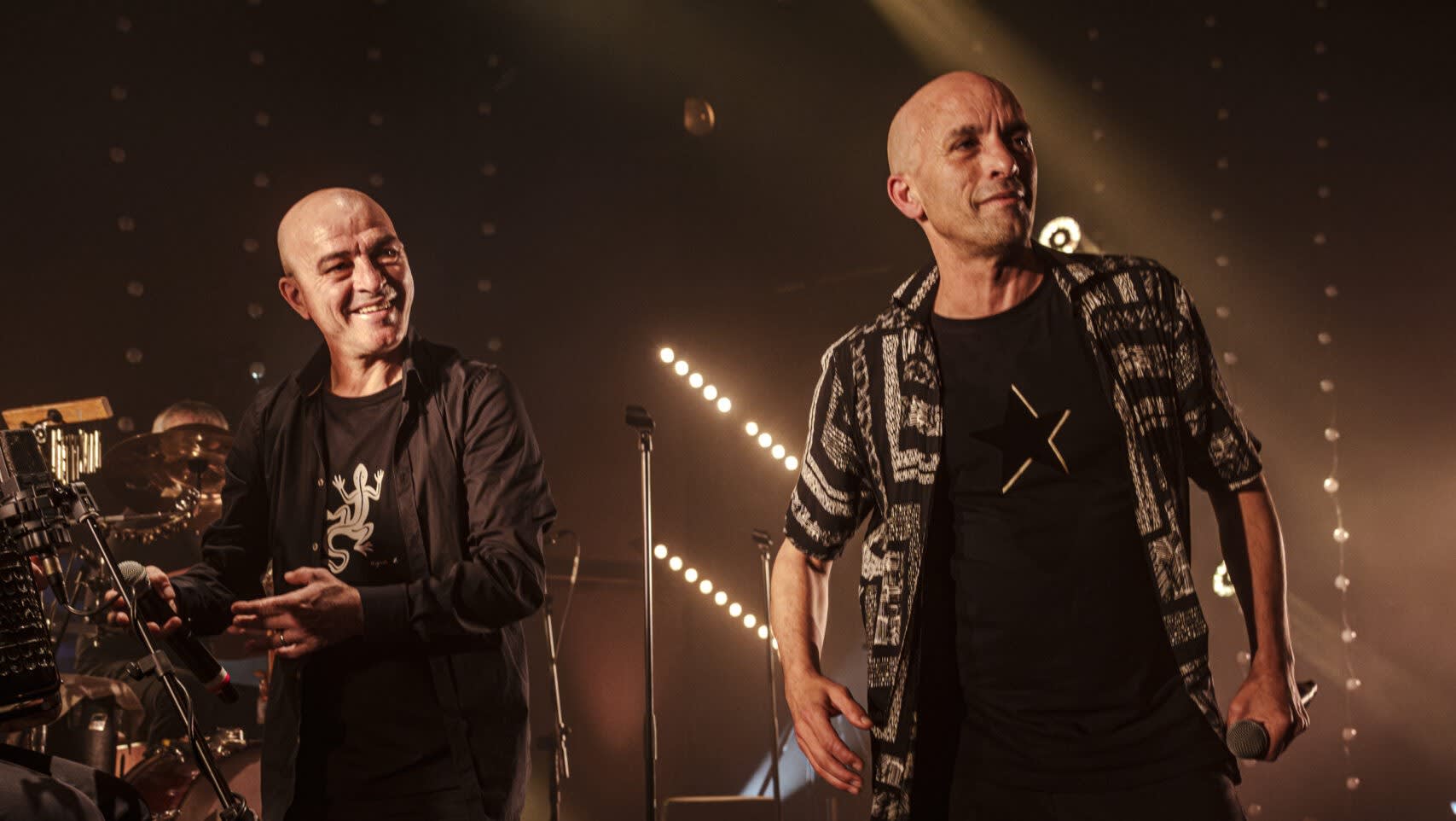 Mouss Et Hakim - Comme A La Maison Cover