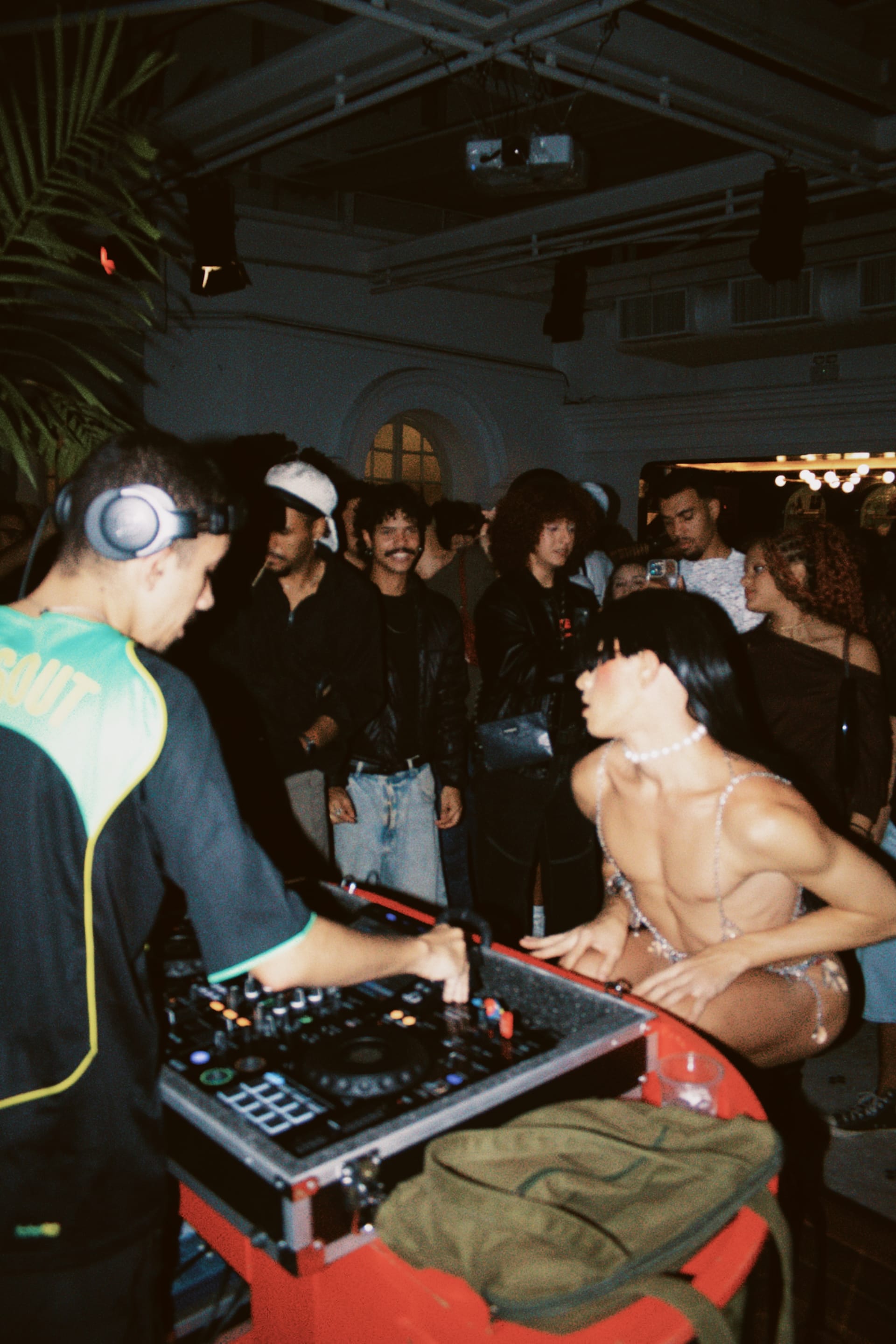 B2baile 8 Cover