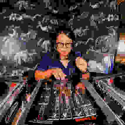 DJ Laura Lopez