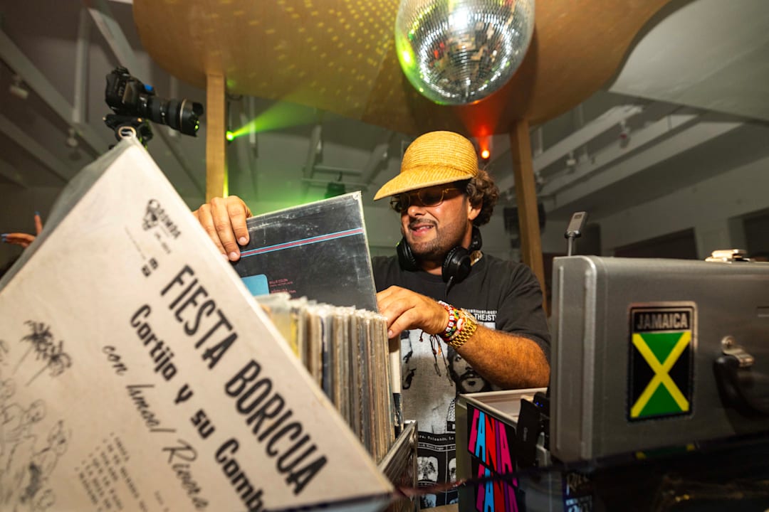 Salsa VS Perreo (Free Entry)