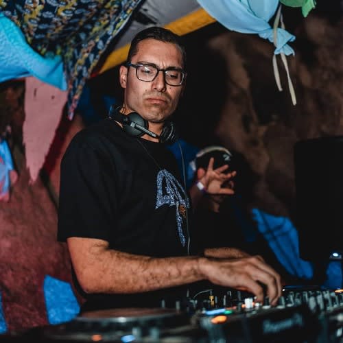 Castillo (The Afternoon Umbrella Friends)