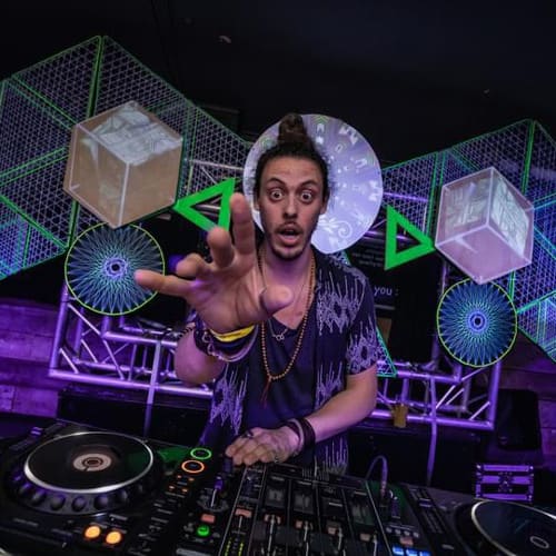 Makolly ( Bom Shanka )