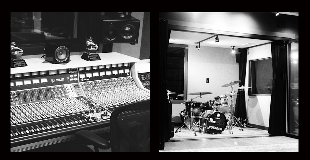 Voyager Sound: Lucy Clearwater, Lily Talmers, Taylor Ashton