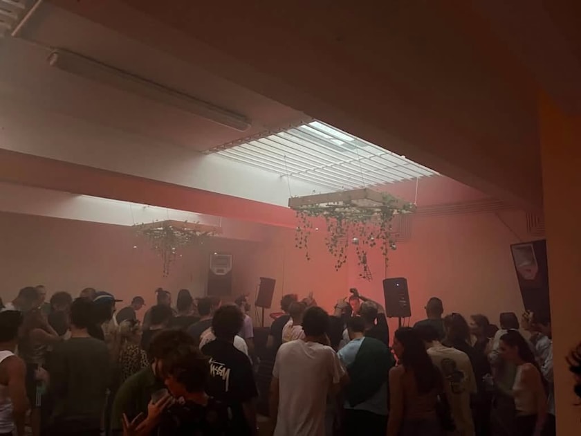 Affiche Les Viatiques Warehouse ∞ Private Spot, Bordeaux · Billets Shotgun