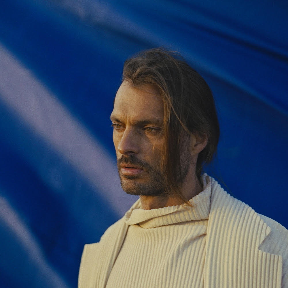 François & The Atlas Mountains débarque pour une soirée pleine d’émotions et de vibes indie pop ✨ L’occasion parfaite de chanter, danser et se laisser porter par leur univers unique ! Places disponibles 🎶