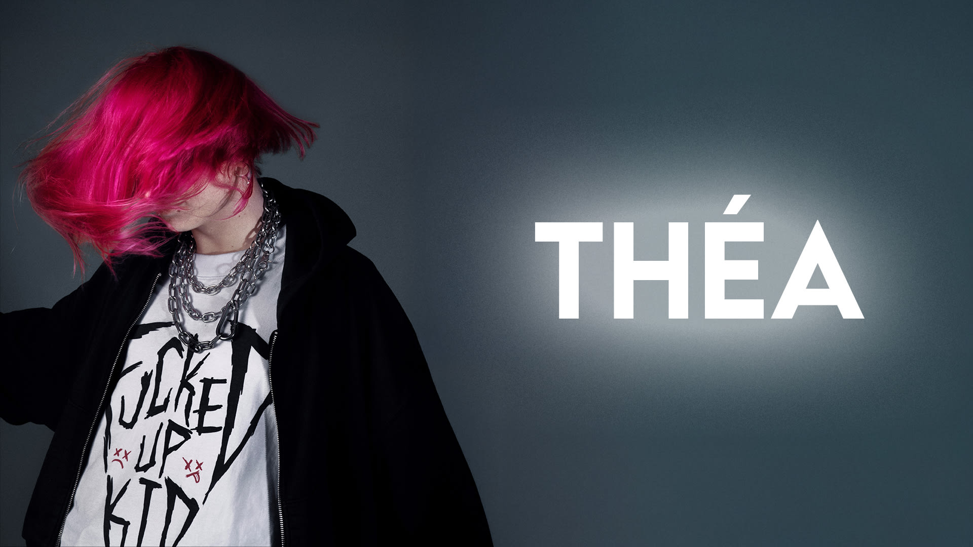 🎤 Jeudi 26 mars 2026 à La Belle Électrique, THÉA débarque en live avec Comète, son EP brûlant, entre fulgurance pop et pulsations rave. Un cri générationnel, porté par une énergie rare et fédératrice. Prends ta place ! 👀🌀