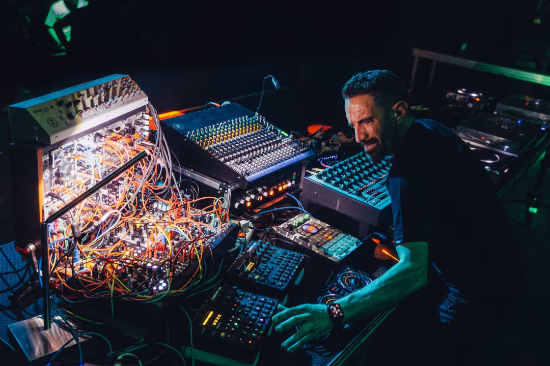 Featured content for SÉTHI ONE