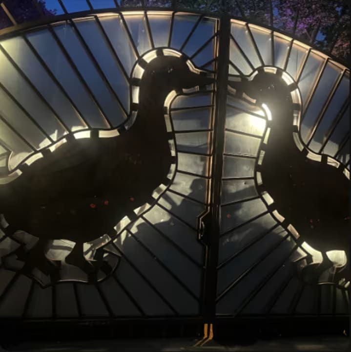 Featured content for Basile de Suresnes