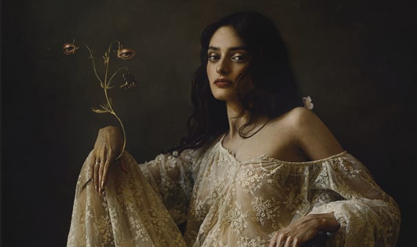 Découvre Solann à La Rodia : une voix envoûtante pour une soirée pop-folk suspendue. 🎶 Ne manque pas la révélation du moment le 24 avril à Besançon, prends ta place ! 🎟️