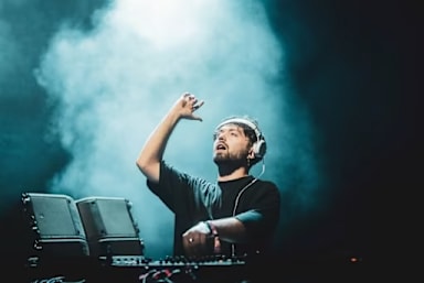 Guettapen : Sköne allonge sa tournée ‘Invites’ et annonce un nouveau titre