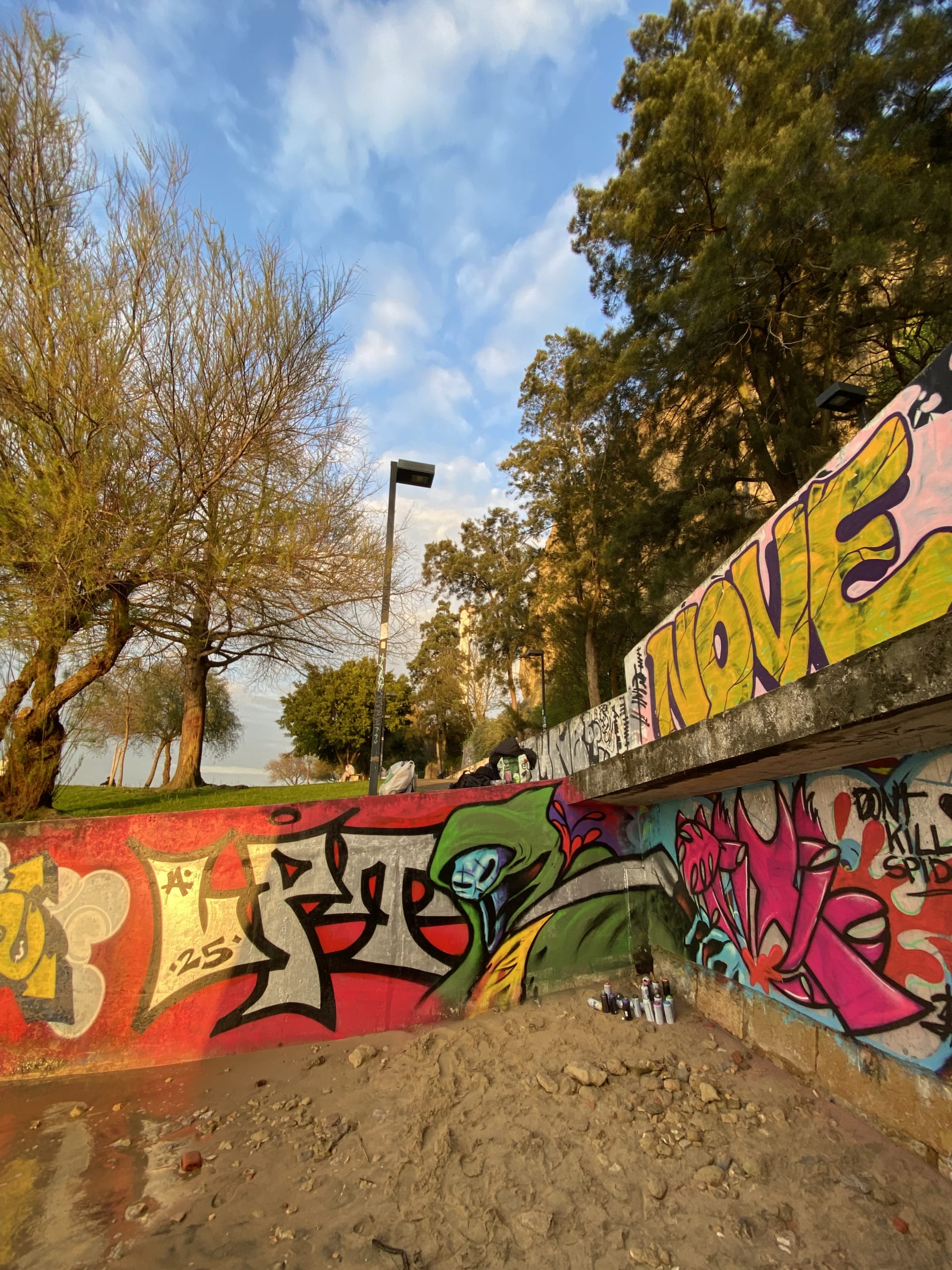 Graffiti Tours Cacilhas Sout Side