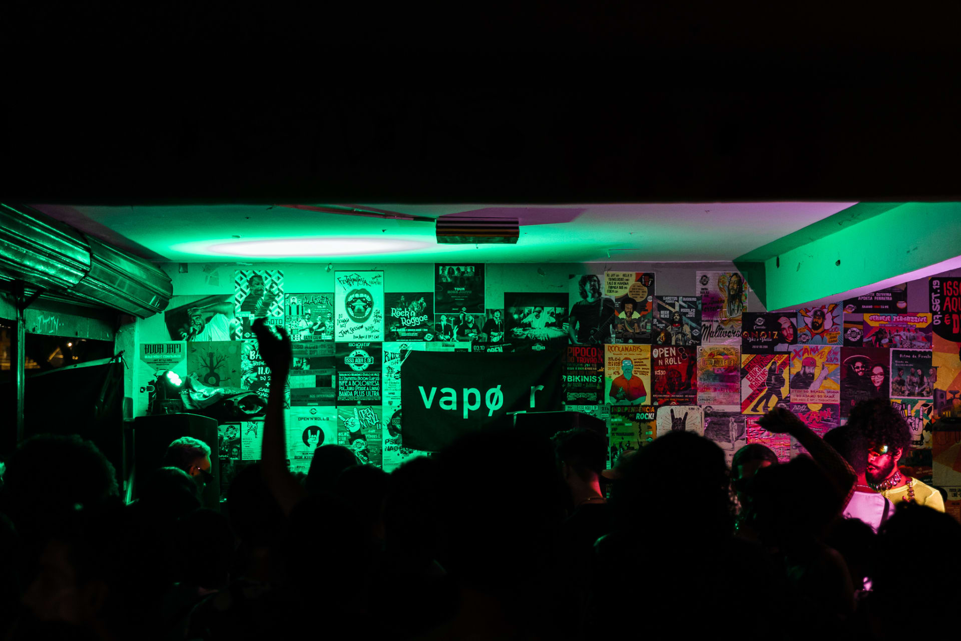 Vapø_R: Raiii. De Graça!