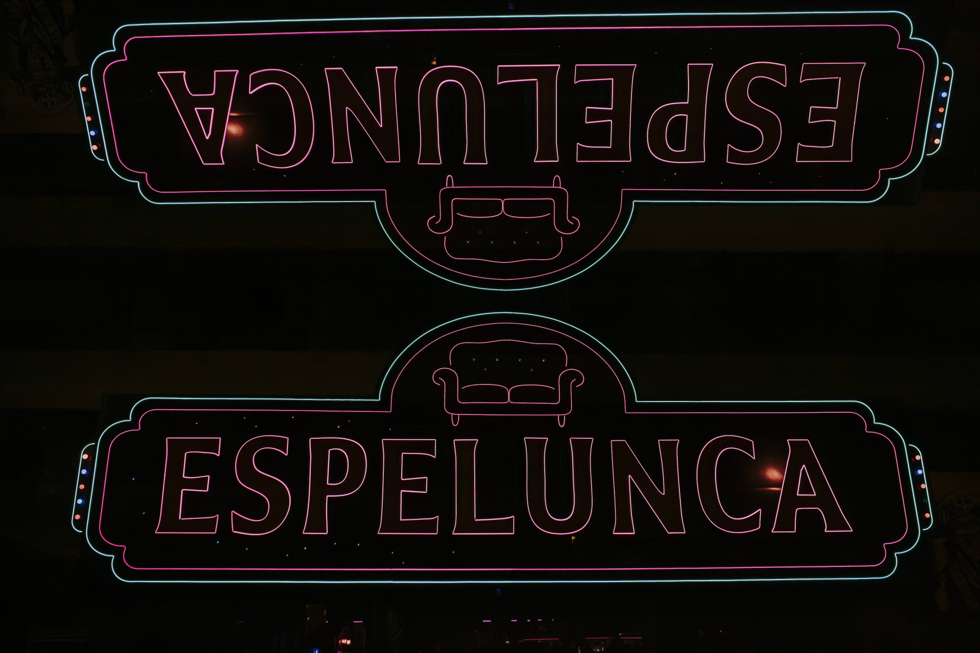 De Vuelta Al Caos - Latinidades