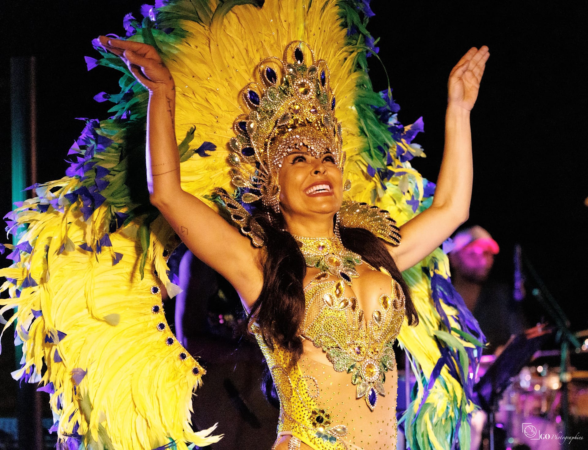 Stage De Samba  Avec Danseuse De Carnaval