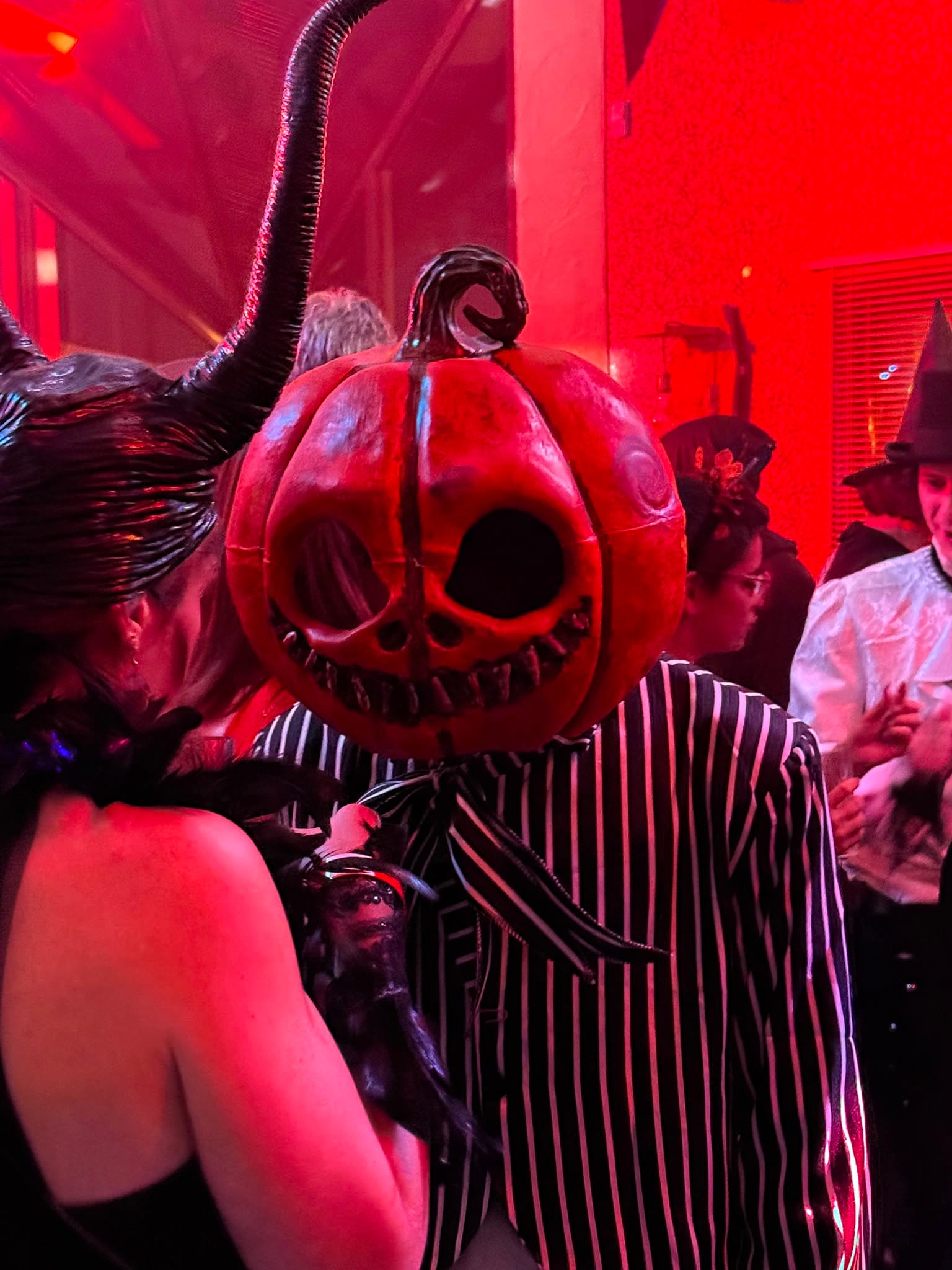 Grosse Soirée D'halloween Avec Dj