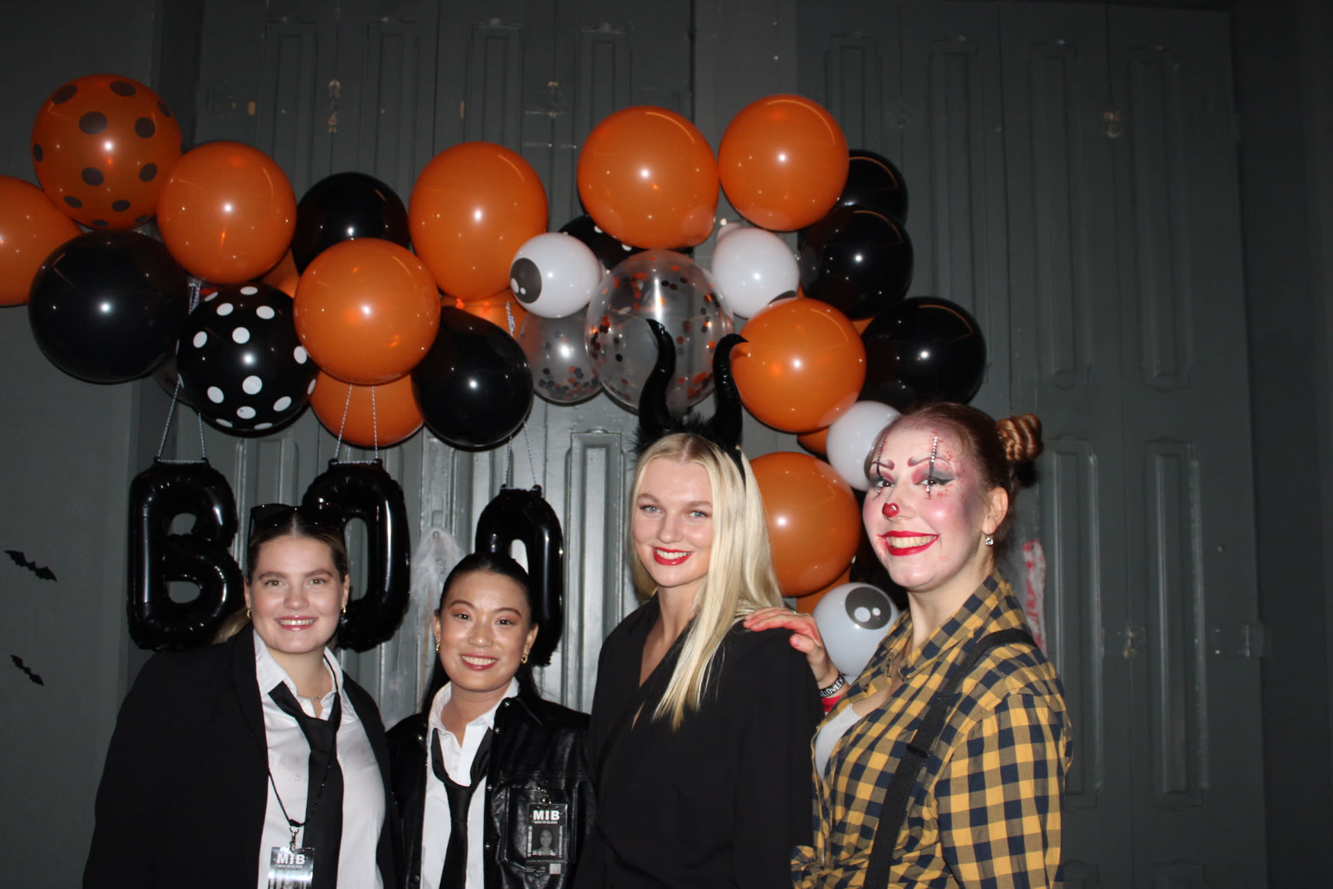 Porto: Halloween Pub Crawl 4 Bars+Club, Scary Games, Drinks