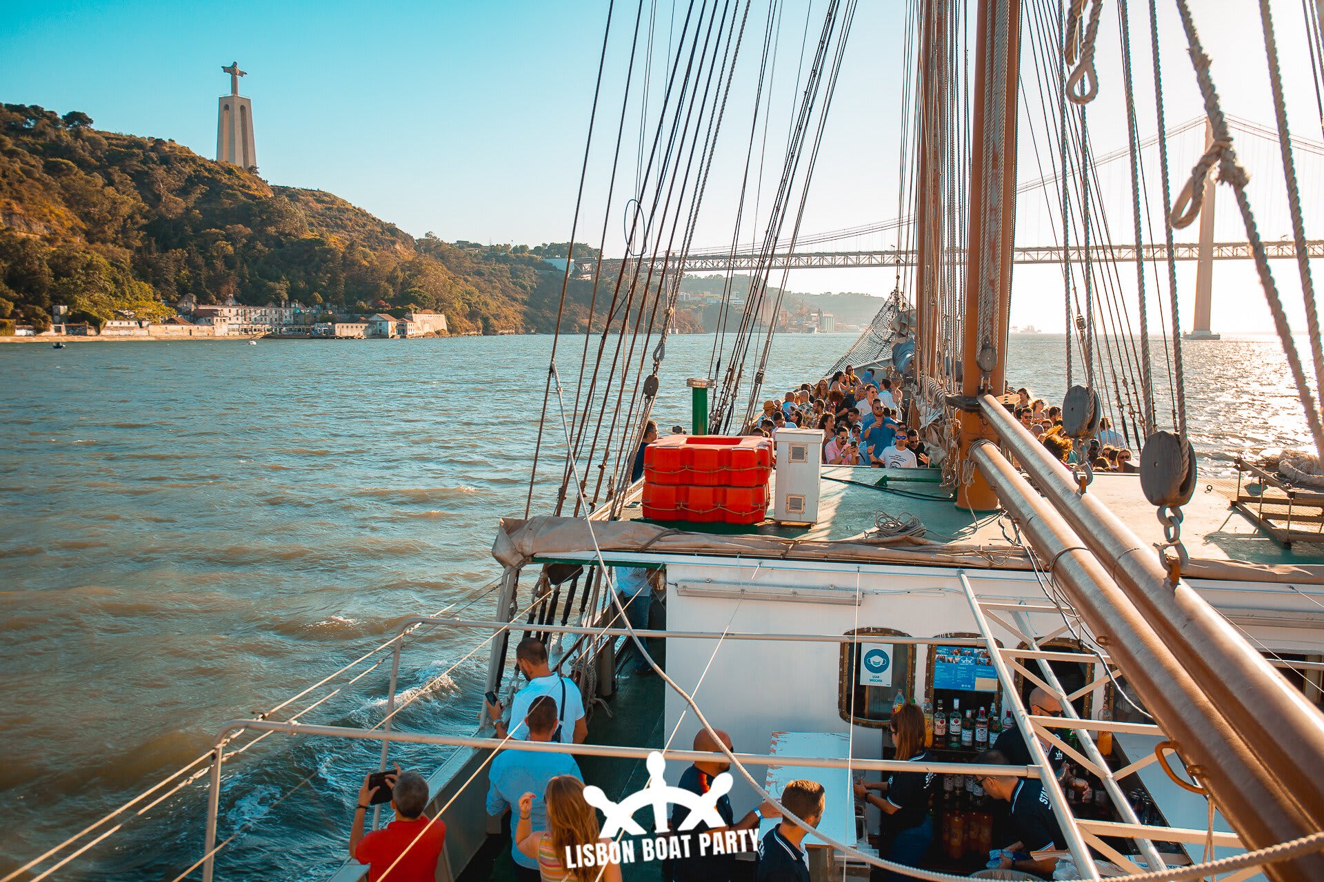 Lisbon Boat Party | 4 Hours Sunset With Dj