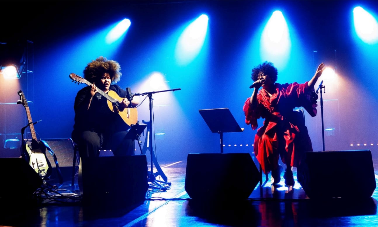 Lio & Érica Cantam Marisa Monte