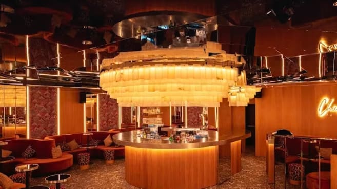 Colores X Chichi Invites Dyve