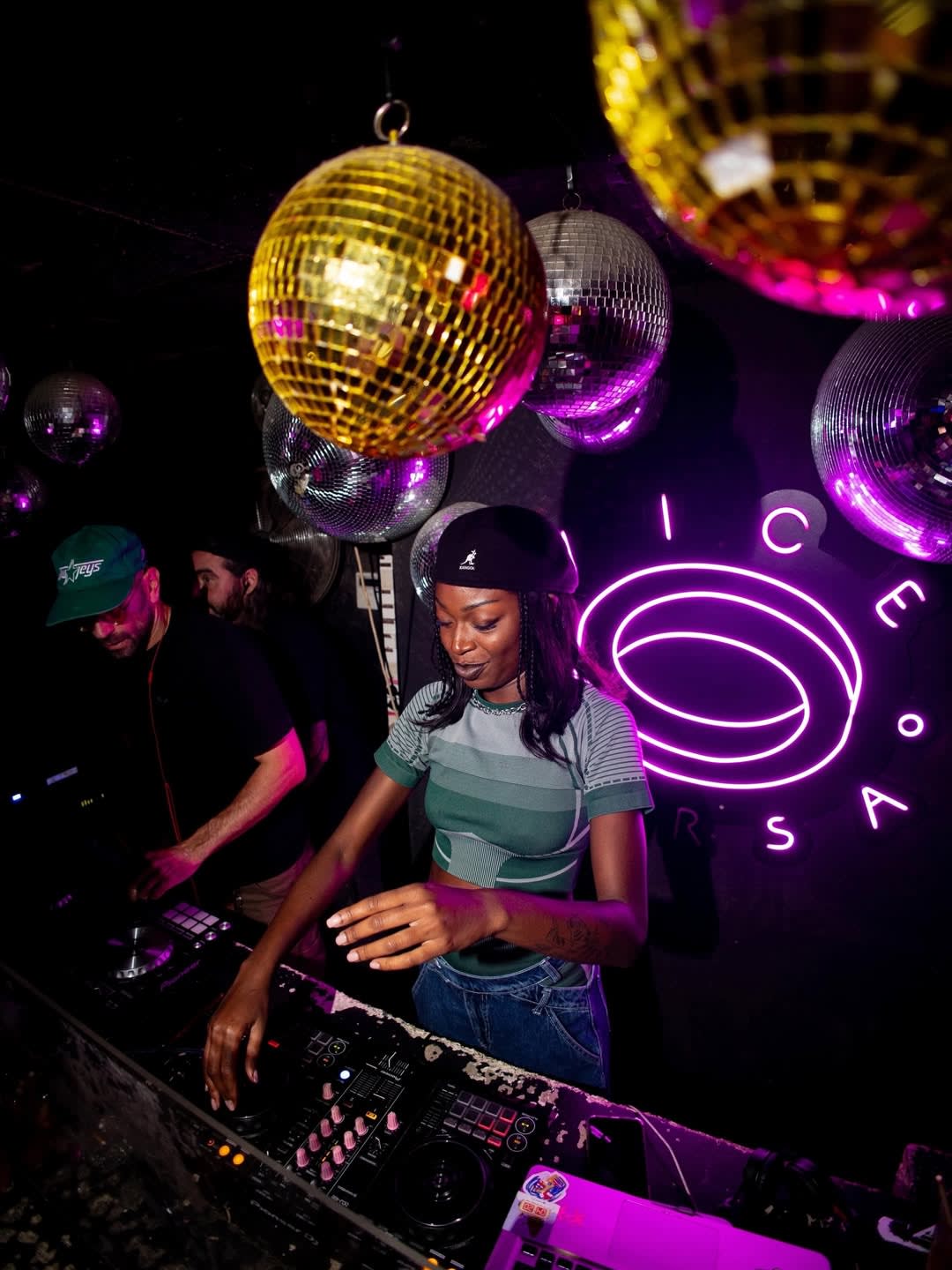 Radioactive #2 – Noirestlarose · Dj Scoobay