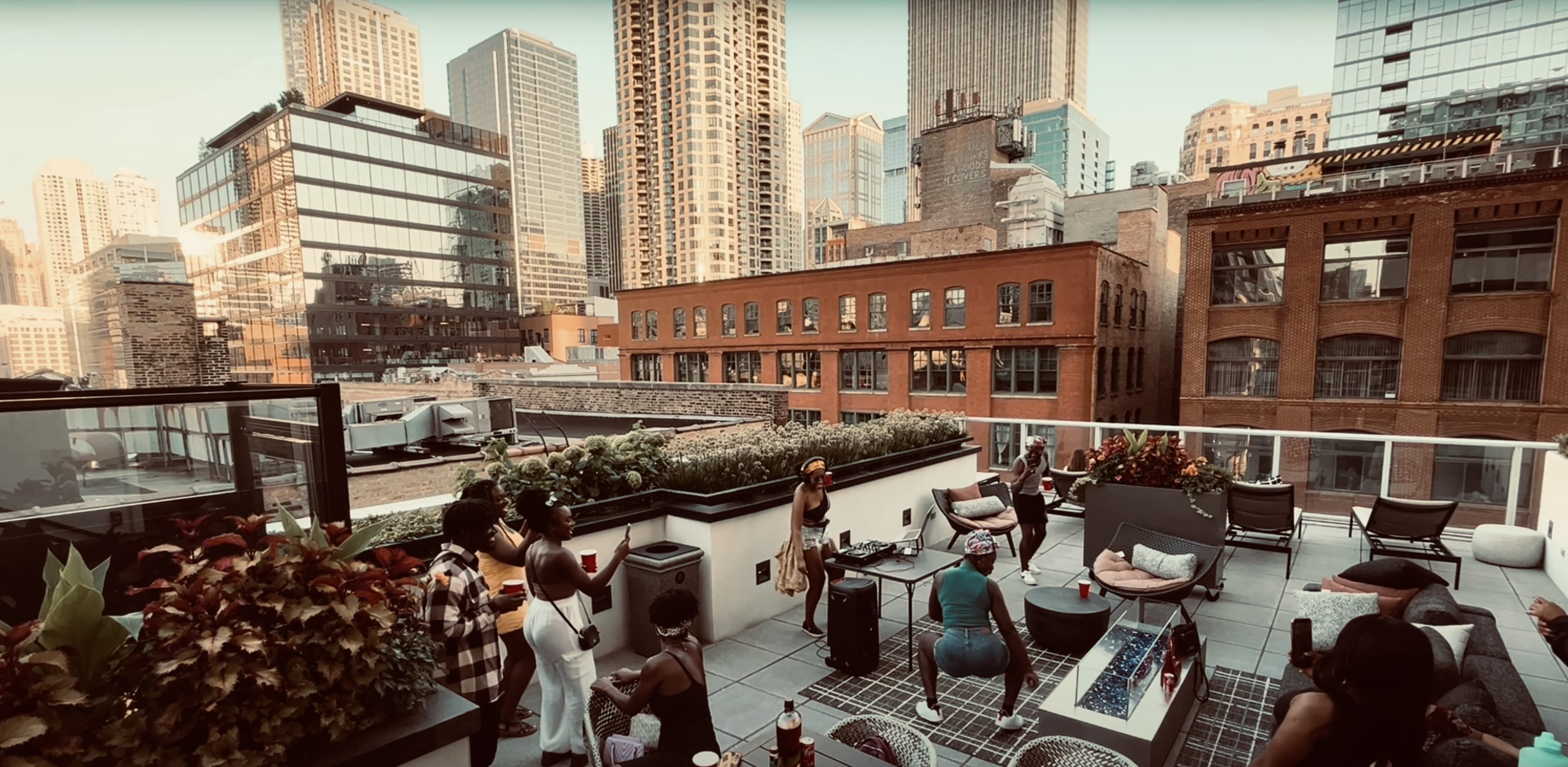 Jama! Byob Chicago Rooftop Pool Party