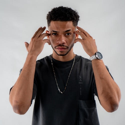 Akashi Cruz