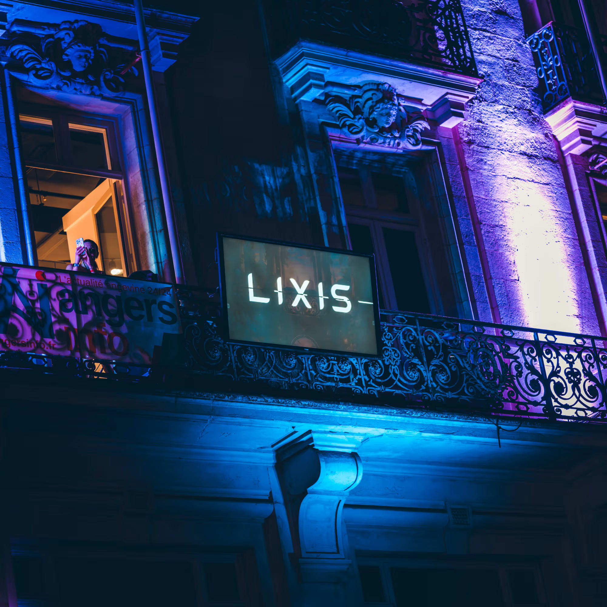 LIXIS