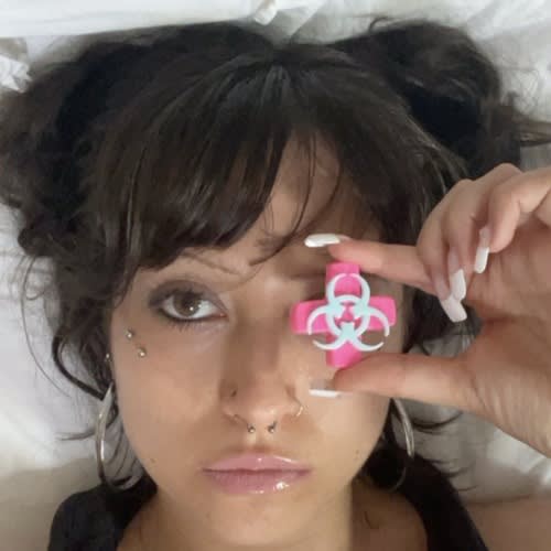 lucil9 apres l’éc0l3 ˚ · • . ° .