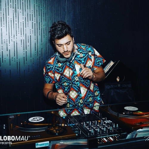 DJ Aquino