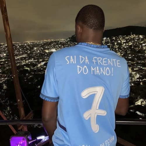 MC BLACK DA PENHA (OFICIAL RJ) OS FÃ VAI SEGUIR