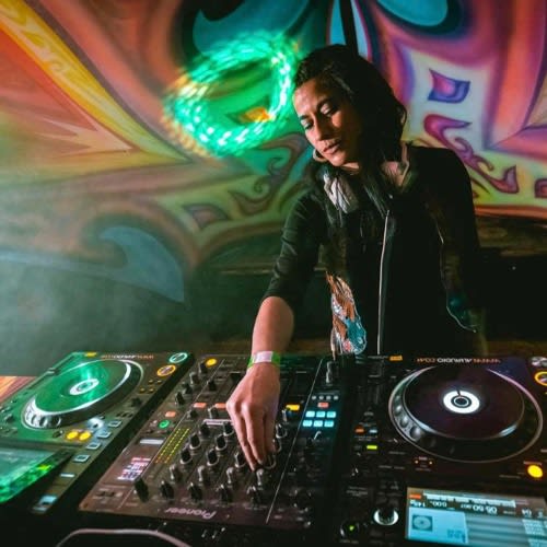 Psyka djane Zubaya records /Transitions crew