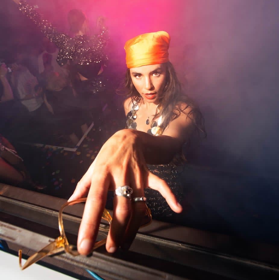 Blink: Magit Cacoon & The Element