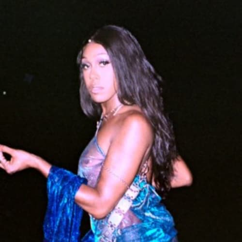 Ahya Simone