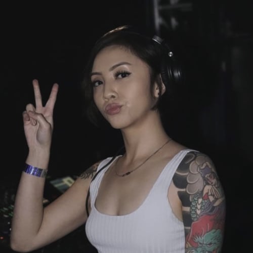 V!