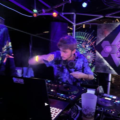 I-Lean🕉️🏴‍☠️