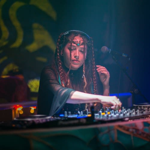 Wixru Layka