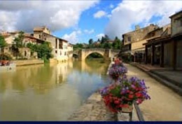 Photograph of Agen