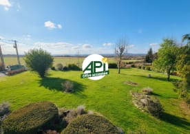 Maison à Saint-Marcellin-en-Forez, 202 m²
